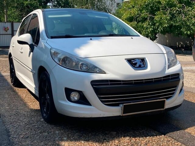 Білий Пежо 207, об'ємом двигуна 1.6 л та пробігом 132 тис. км за 6800 $, фото 1 на Automoto.ua