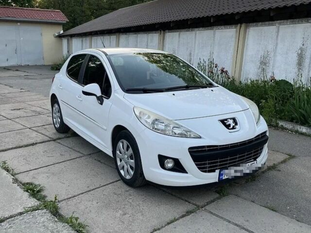Белый Пежо 207, объемом двигателя 0 л и пробегом 91 тыс. км за 6804 $, фото 1 на Automoto.ua