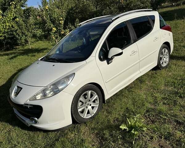 Белый Пежо 207, объемом двигателя 1.6 л и пробегом 240 тыс. км за 4699 $, фото 1 на Automoto.ua