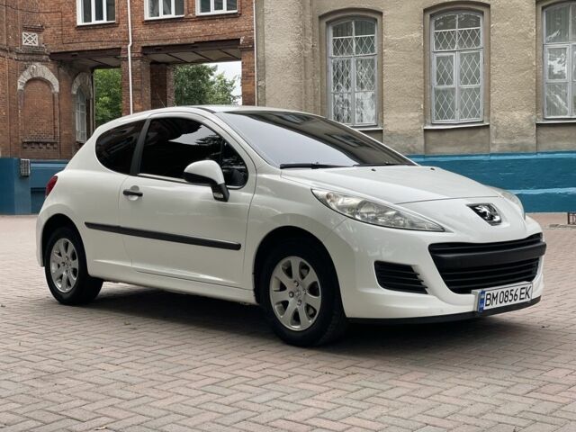 Белый Пежо 207, объемом двигателя 1.4 л и пробегом 156 тыс. км за 4899 $, фото 1 на Automoto.ua