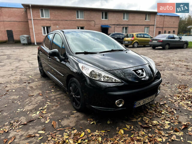 Черный Пежо 207, объемом двигателя 1.4 л и пробегом 206 тыс. км за 4100 $, фото 1 на Automoto.ua