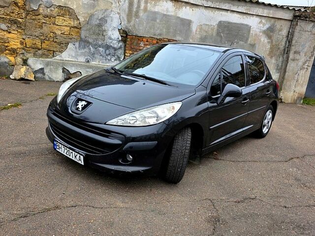 Чорний Пежо 207, об'ємом двигуна 1.4 л та пробігом 144 тис. км за 4000 $, фото 1 на Automoto.ua