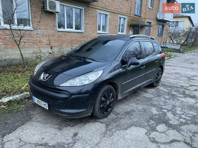Чорний Пежо 207, об'ємом двигуна 1.4 л та пробігом 240 тис. км за 5000 $, фото 1 на Automoto.ua