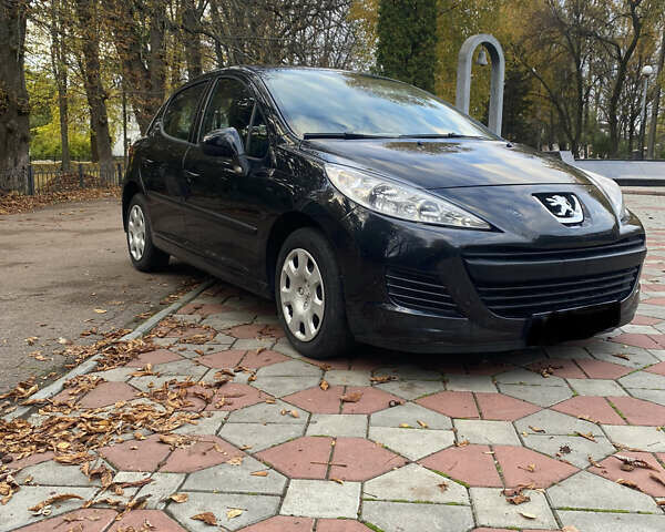 Пежо 207 2010 в Чернигове на Automoto.ua Черный Пежо 207, объемом двигателя 1.6 л и пробегом 198 тыс. км за 4300 $, фото 1 на Automoto.ua