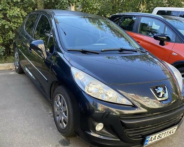 Чорний Пежо 207, об'ємом двигуна 1.36 л та пробігом 192 тис. км за 5500 $, фото 1 на Automoto.ua