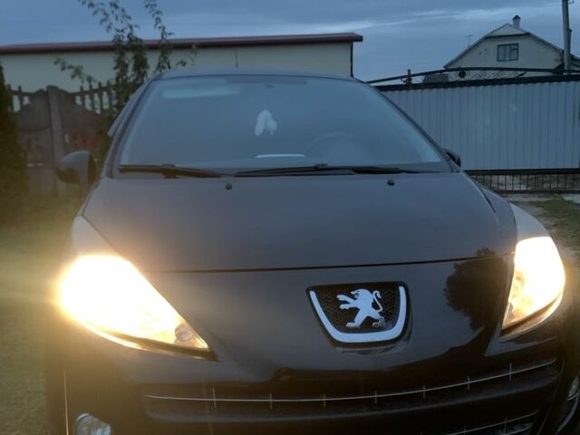 Пежо 207 2011 в Жовкве на Automoto.ua Черный Пежо 207, объемом двигателя 1.6 л и пробегом 130 тыс. км за 4700 $, фото 1 на Automoto.ua