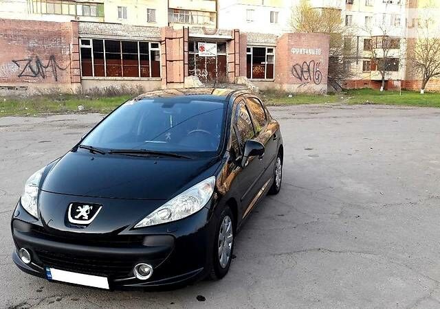 Чорний Пежо 207, об'ємом двигуна 1.4 л та пробігом 113 тис. км за 6900 $, фото 1 на Automoto.ua