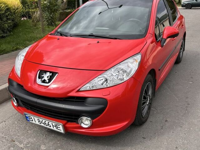 Красный Пежо 207, объемом двигателя 1.4 л и пробегом 139 тыс. км за 5200 $, фото 1 на Automoto.ua