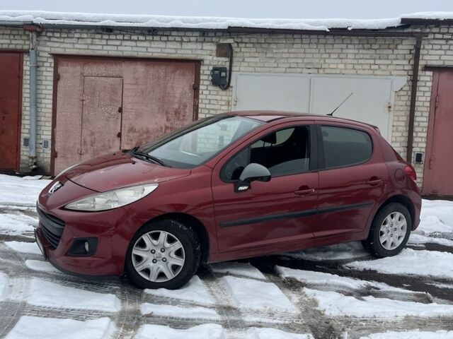 Красный Пежо 207, объемом двигателя 1.4 л и пробегом 260 тыс. км за 3500 $, фото 1 на Automoto.ua