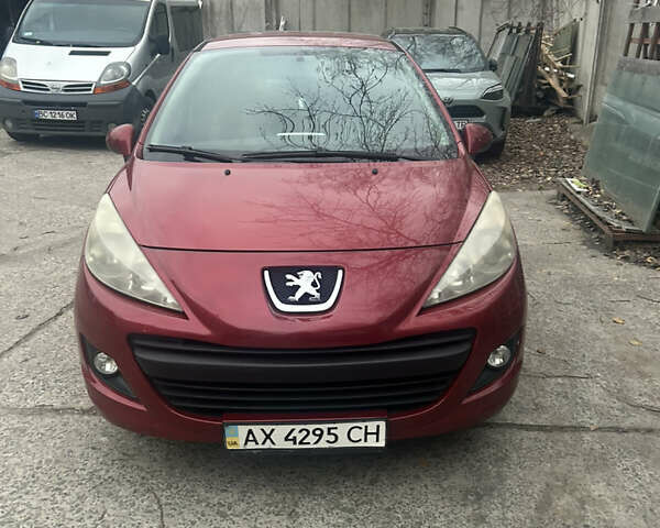 Красный Пежо 207, объемом двигателя 1.36 л и пробегом 122 тыс. км за 5200 $, фото 1 на Automoto.ua