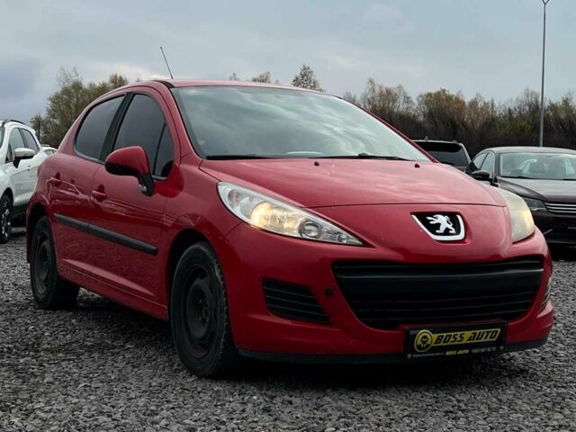 Красный Пежо 207, объемом двигателя 1.4 л и пробегом 209 тыс. км за 5800 $, фото 1 на Automoto.ua