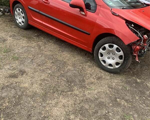 Пежо 207 2007 в Карловке на Automoto.ua Красный Пежо 207, объемом двигателя 1.6 л и пробегом 125 тыс. км за 1650 $, фото 1 на Automoto.ua