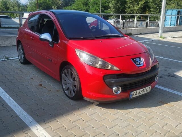 Красный Пежо 207, объемом двигателя 1.6 л и пробегом 220 тыс. км за 5200 $, фото 1 на Automoto.ua