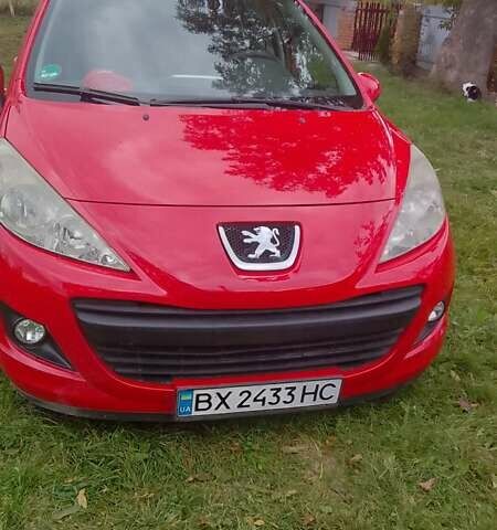 Червоний Пежо 207, об'ємом двигуна 1.4 л та пробігом 230 тис. км за 4500 $, фото 1 на Automoto.ua