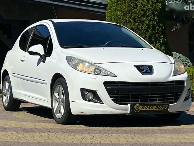 Пежо 207, объемом двигателя 1.4 л и пробегом 207 тыс. км за 3890 $, фото 1 на Automoto.ua