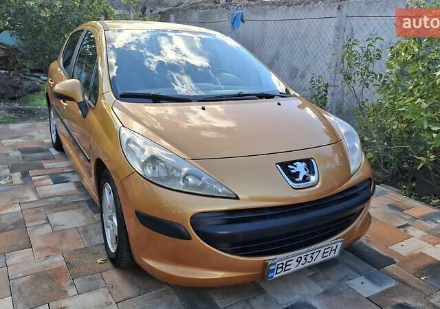 Пежо 207 2008 в Николаеве на Automoto.ua Желтый Пежо 207, объемом двигателя 1.4 л и пробегом 244 тыс. км за 4205 $, фото 1 на Automoto.ua