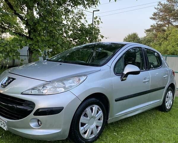 Серый Пежо 207, объемом двигателя 1.4 л и пробегом 214 тыс. км за 4000 $, фото 1 на Automoto.ua