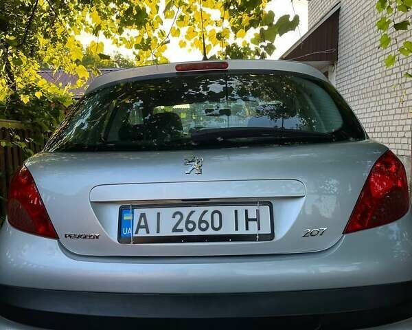 Сірий Пежо 207, об'ємом двигуна 1.6 л та пробігом 213 тис. км за 5500 $, фото 1 на Automoto.ua