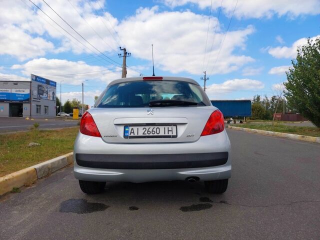 Серый Пежо 207, объемом двигателя 1.6 л и пробегом 216 тыс. км за 4500 $, фото 1 на Automoto.ua