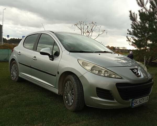 Пежо 207 2008 в Бродах на Automoto.ua Серый Пежо 207, объемом двигателя 1.56 л и пробегом 204 тыс. км за 4950 $, фото 1 на Automoto.ua