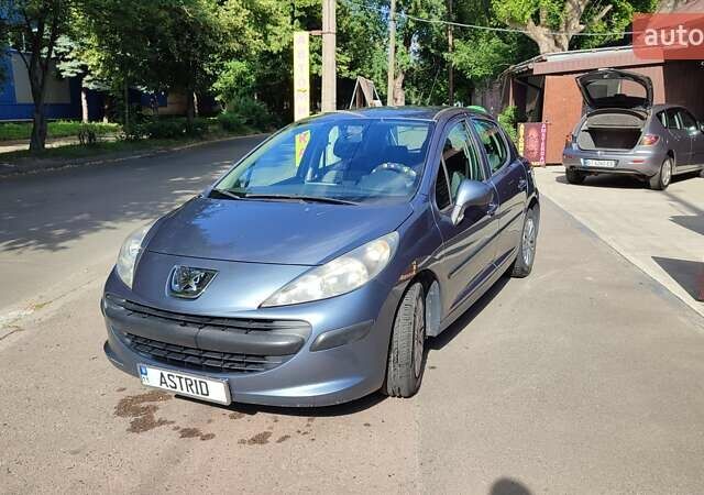 Серый Пежо 207, объемом двигателя 1.4 л и пробегом 166 тыс. км за 5400 $, фото 1 на Automoto.ua