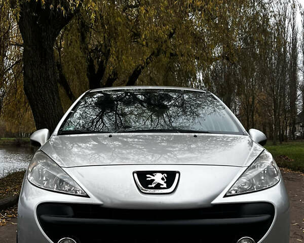 Серый Пежо 207, объемом двигателя 1.4 л и пробегом 104 тыс. км за 3999 $, фото 1 на Automoto.ua