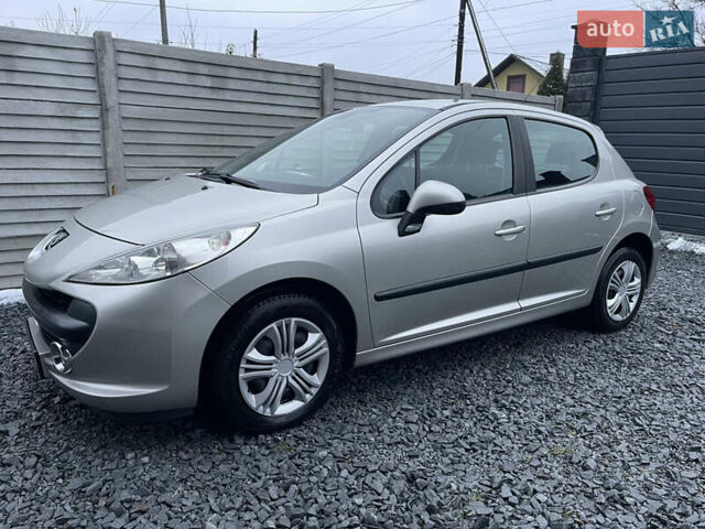 Серый Пежо 207, объемом двигателя 1.4 л и пробегом 200 тыс. км за 4199 $, фото 1 на Automoto.ua