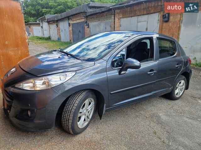 Серый Пежо 207, объемом двигателя 1.36 л и пробегом 94 тыс. км за 5500 $, фото 1 на Automoto.ua