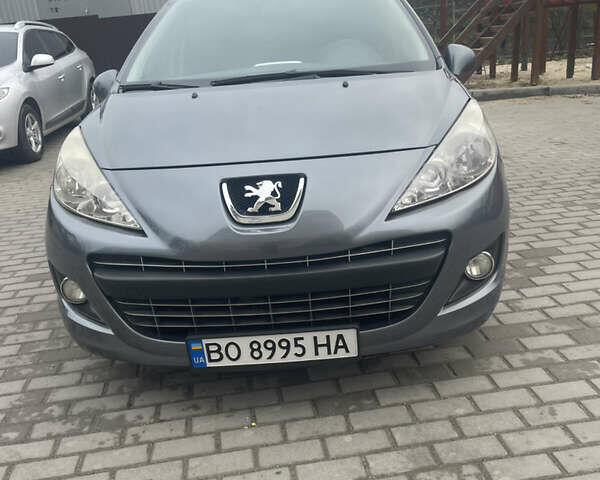 Серый Пежо 207, объемом двигателя 1.36 л и пробегом 213 тыс. км за 4500 $, фото 1 на Automoto.ua