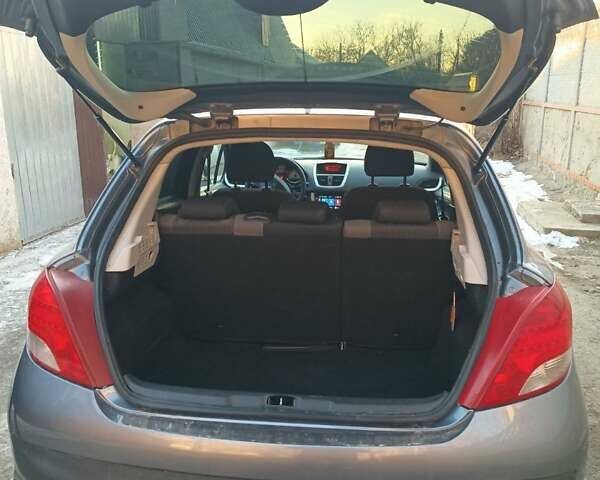 Пежо 207 2011 в Кропивницком (Кировограде) на Automoto.ua Серый Пежо 207, объемом двигателя 1.36 л и пробегом 75 тыс. км за 5650 $, фото 1 на Automoto.ua