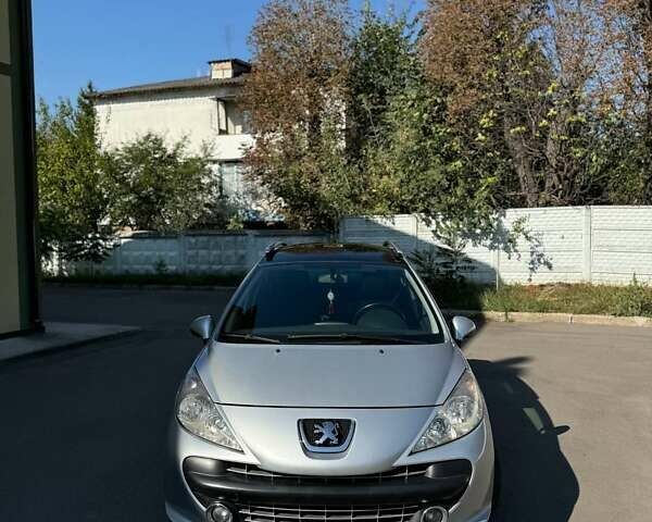 Серый Пежо 207, объемом двигателя 1.6 л и пробегом 285 тыс. км за 3200 $, фото 1 на Automoto.ua