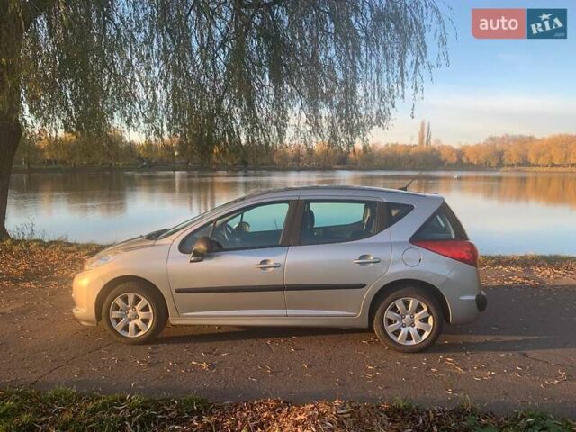 Серый Пежо 207, объемом двигателя 1.4 л и пробегом 195 тыс. км за 5500 $, фото 1 на Automoto.ua