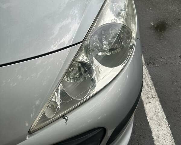 Серый Пежо 207, объемом двигателя 1.4 л и пробегом 205 тыс. км за 3500 $, фото 1 на Automoto.ua