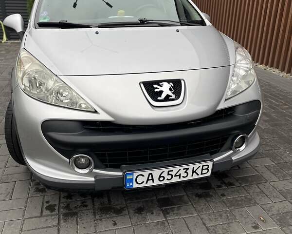 Серый Пежо 207, объемом двигателя 1.4 л и пробегом 203 тыс. км за 5000 $, фото 1 на Automoto.ua