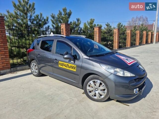 Серый Пежо 207, объемом двигателя 1.6 л и пробегом 298 тыс. км за 5300 $, фото 1 на Automoto.ua