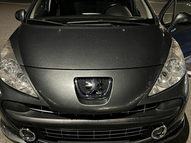 Серый Пежо 207, объемом двигателя 1.6 л и пробегом 127 тыс. км за 5400 $, фото 1 на Automoto.ua