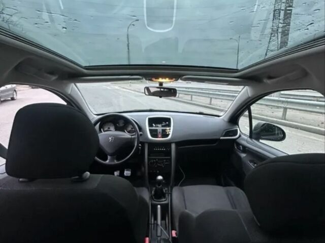 Сірий Пежо 207, об'ємом двигуна 1.6 л та пробігом 265 тис. км за 3950 $, фото 1 на Automoto.ua