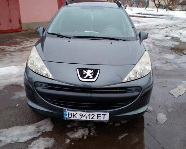 Серый Пежо 207, объемом двигателя 1.56 л и пробегом 284 тыс. км за 4500 $, фото 1 на Automoto.ua