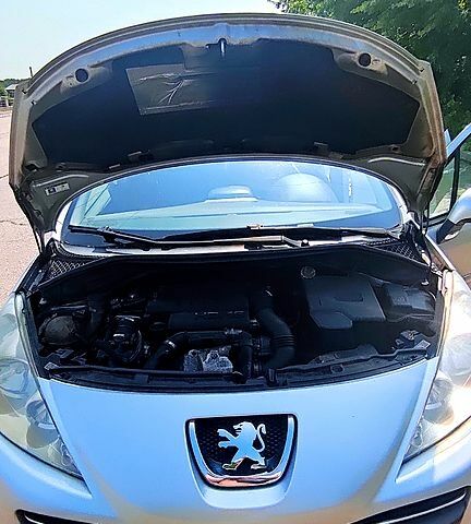 Серый Пежо 207, объемом двигателя 1.6 л и пробегом 37000 тыс. км за 4650 $, фото 1 на Automoto.ua