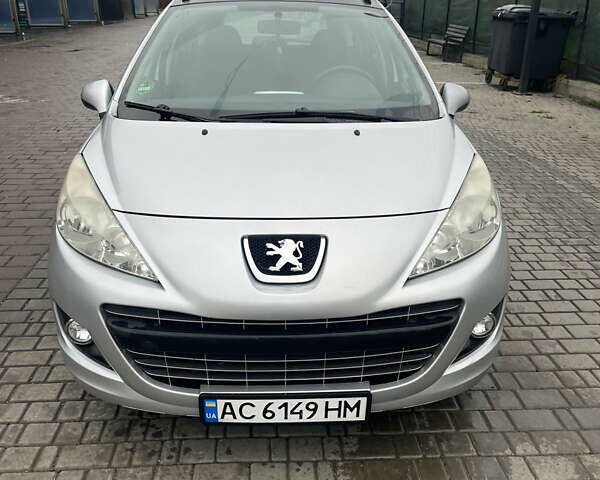 Серый Пежо 207, объемом двигателя 1.56 л и пробегом 200 тыс. км за 5800 $, фото 1 на Automoto.ua