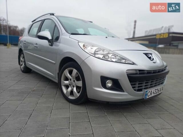 Серый Пежо 207, объемом двигателя 1.6 л и пробегом 200 тыс. км за 4600 $, фото 1 на Automoto.ua