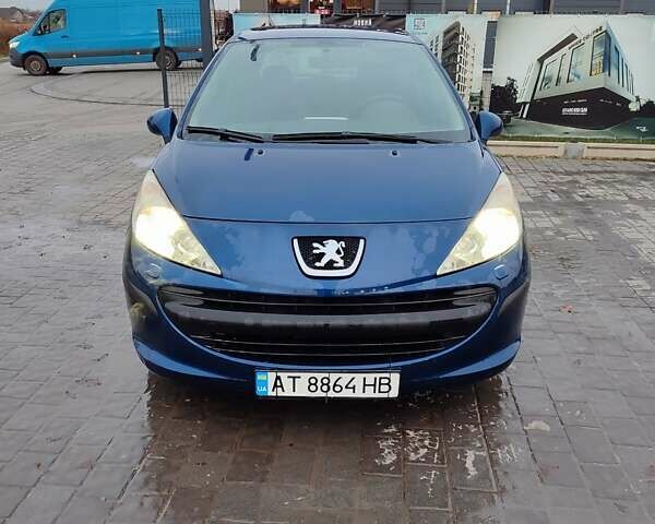 Синий Пежо 207, объемом двигателя 1.36 л и пробегом 166 тыс. км за 4500 $, фото 1 на Automoto.ua