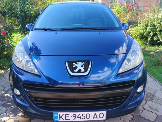 Синий Пежо 207, объемом двигателя 1.4 л и пробегом 203 тыс. км за 4500 $, фото 1 на Automoto.ua