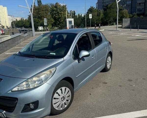 Синий Пежо 207, объемом двигателя 1.4 л и пробегом 242 тыс. км за 5100 $, фото 1 на Automoto.ua