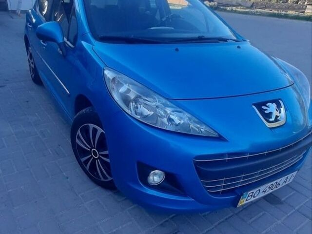 Синий Пежо 207, объемом двигателя 1.36 л и пробегом 197 тыс. км за 5300 $, фото 1 на Automoto.ua