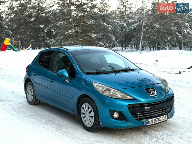 Синий Пежо 207, объемом двигателя 1.36 л и пробегом 255 тыс. км за 4400 $, фото 1 на Automoto.ua