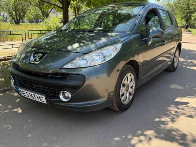 Зеленый Пежо 207, объемом двигателя 1.6 л и пробегом 200 тыс. км за 3599 $, фото 1 на Automoto.ua