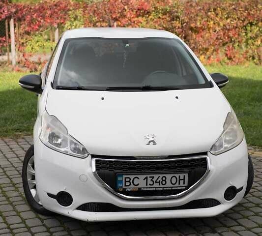 Белый Пежо 208, объемом двигателя 1.4 л и пробегом 187 тыс. км за 5900 $, фото 1 на Automoto.ua