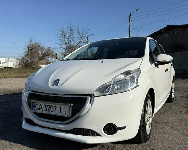 Белый Пежо 208, объемом двигателя 1 л и пробегом 109 тыс. км за 5400 $, фото 1 на Automoto.ua