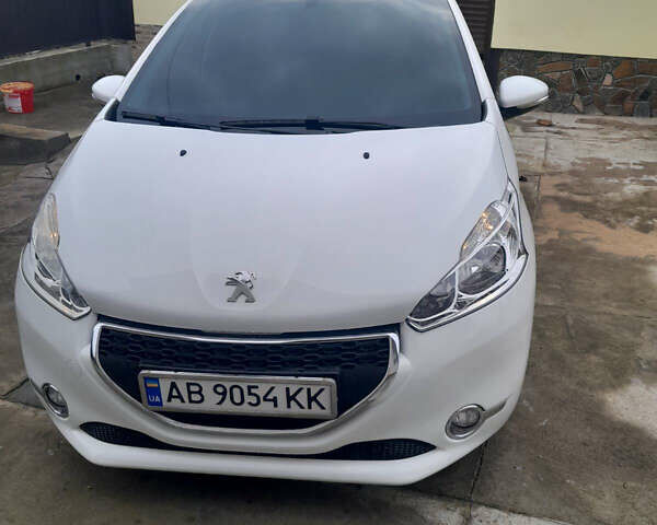 Белый Пежо 208, объемом двигателя 1.4 л и пробегом 164 тыс. км за 7200 $, фото 1 на Automoto.ua